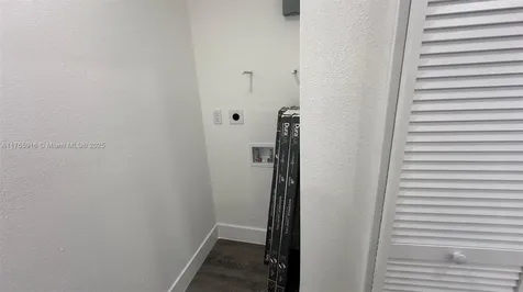 9751 SW 47th Street Miami FL 33165