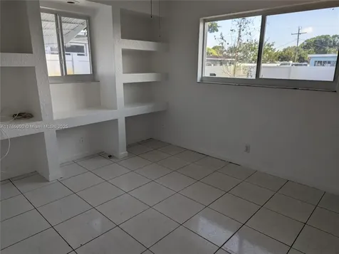 7121 SW 6th Street Pembroke Pines FL 33023