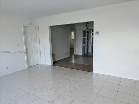 7121 SW 6th Street Pembroke Pines FL 33023