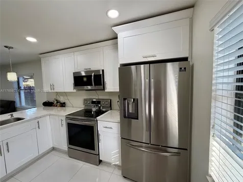10449 NW 6th Street Pembroke Pines FL 33026