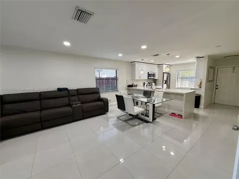 10449 NW 6th Street Pembroke Pines FL 33026