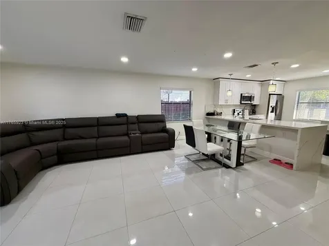 10449 NW 6th Street Pembroke Pines FL 33026