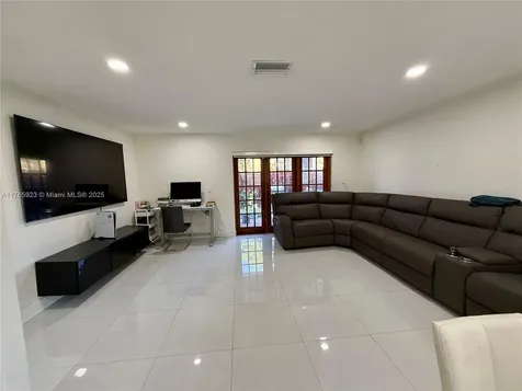 10449 NW 6th Street Pembroke Pines FL 33026
