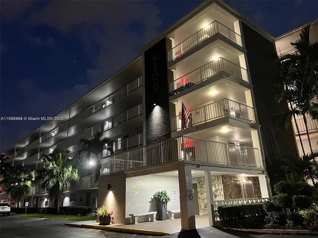 4800 Hillcrest Lane Hollywood FL 33021