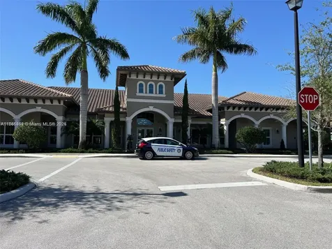 4800 Hillcrest Lane Hollywood FL 33021