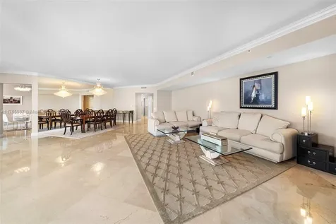 21200 Point Place Aventura FL 33180