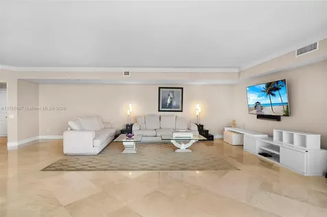 21200 Point Place Aventura FL 33180