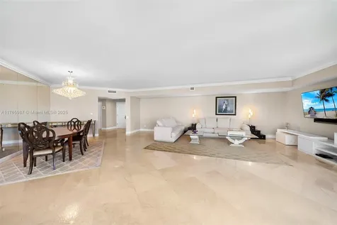 21200 Point Place Aventura FL 33180