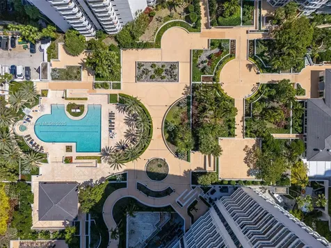 21200 Point Place Aventura FL 33180
