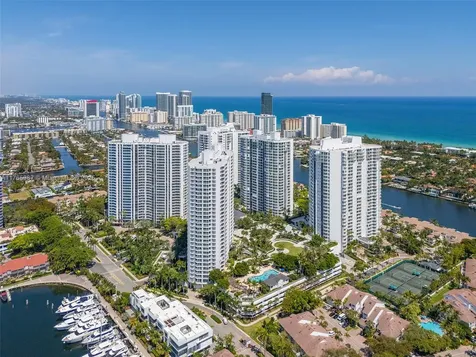 21200 Point Place Aventura FL 33180
