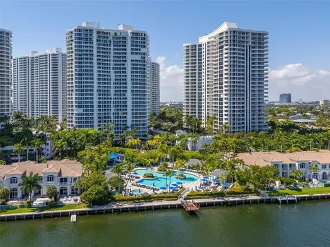 21200 Point Place Aventura FL 33180