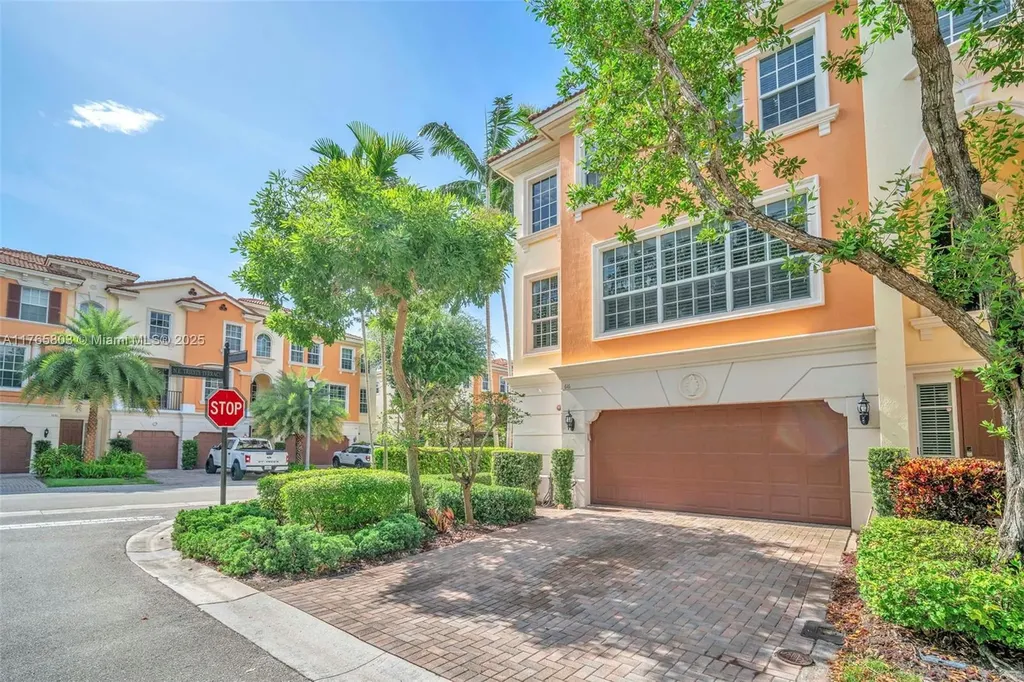 616 NE Venezia Lane Boca Raton FL 33487