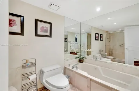 520 Brickell Key Drive Miami FL 33131