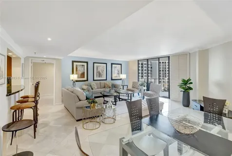520 Brickell Key Drive Miami FL 33131