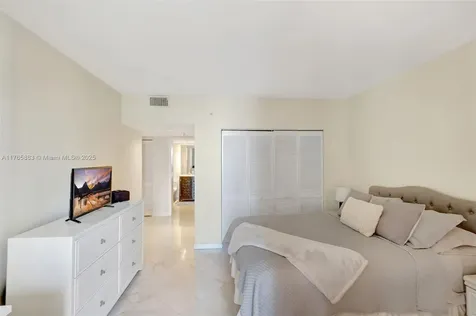 520 Brickell Key Drive Miami FL 33131