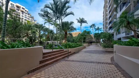 520 Brickell Key Drive Miami FL 33131
