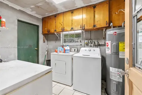 2300 NW 11th Court Pompano Beach FL 33069
