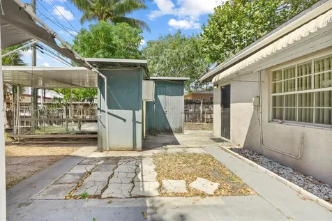 2300 NW 11th Court Pompano Beach FL 33069