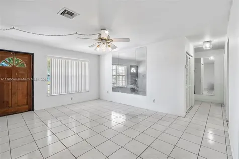 2300 NW 11th Court Pompano Beach FL 33069