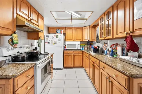 2300 NW 11th Court Pompano Beach FL 33069