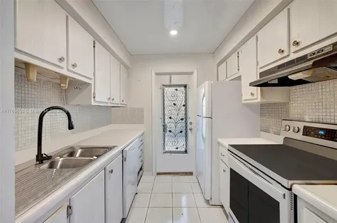 2200 Diana Drive Hallandale Beach FL 33009