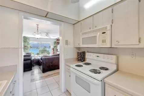 2200 Diana Drive Hallandale Beach FL 33009