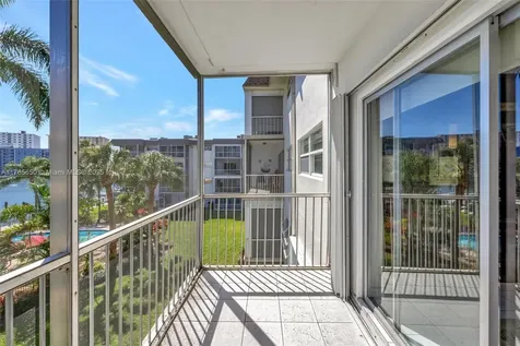 2200 Diana Drive Hallandale Beach FL 33009