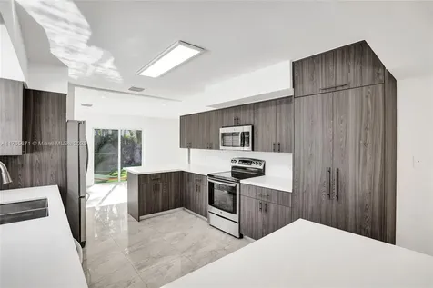 19331 NE 18th Court Miami FL 33179