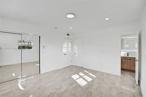 19331 NE 18th Court Miami FL 33179