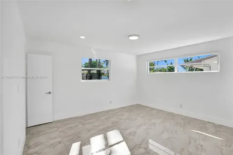 19331 NE 18th Court Miami FL 33179