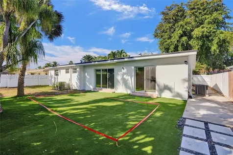 19331 NE 18th Court Miami FL 33179