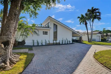 19331 NE 18th Court Miami FL 33179
