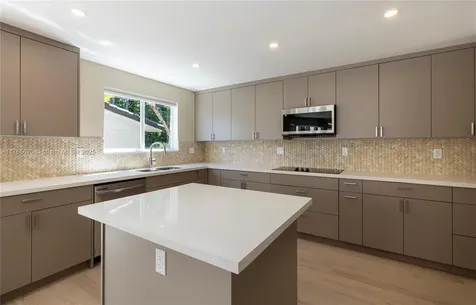517 Palmetto Drive Miami Springs FL 33166