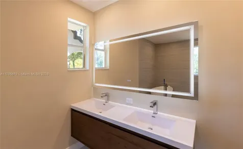 517 Palmetto Drive Miami Springs FL 33166