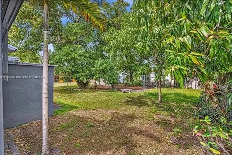 2941 NW 69th Terrace Miami FL 33147