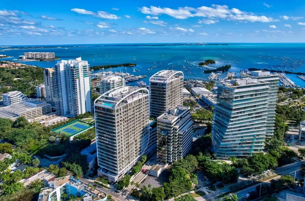 2678 Tigertail Miami FL 33133