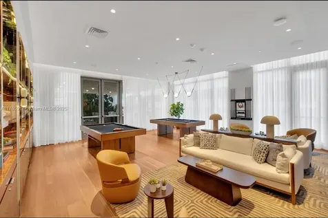 2678 Tigertail Miami FL 33133
