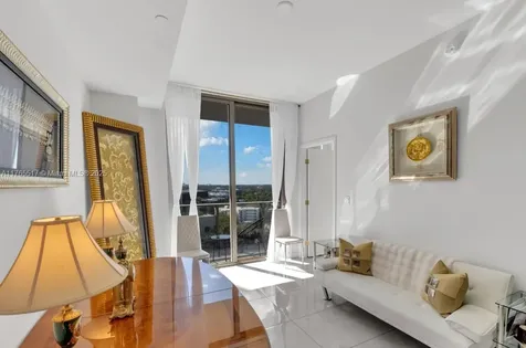 2678 Tigertail Miami FL 33133