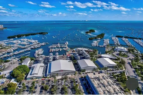 2678 Tigertail Miami FL 33133
