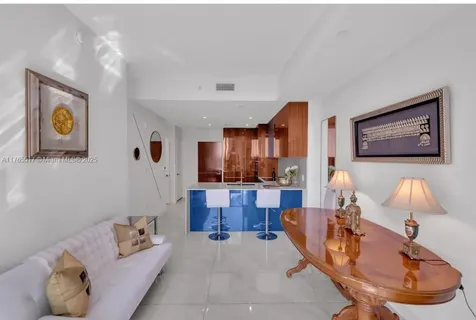 2678 Tigertail Miami FL 33133