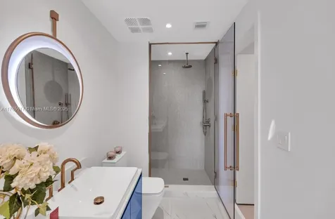 2678 Tigertail Miami FL 33133