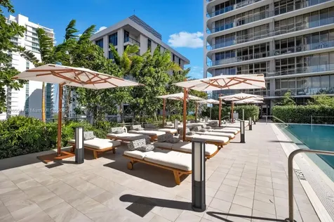 2678 Tigertail Miami FL 33133