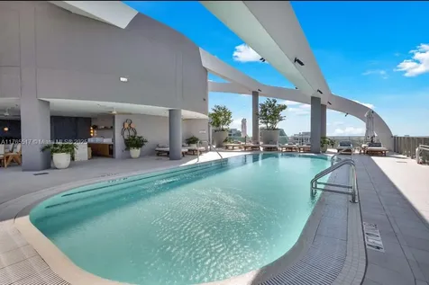 2678 Tigertail Miami FL 33133