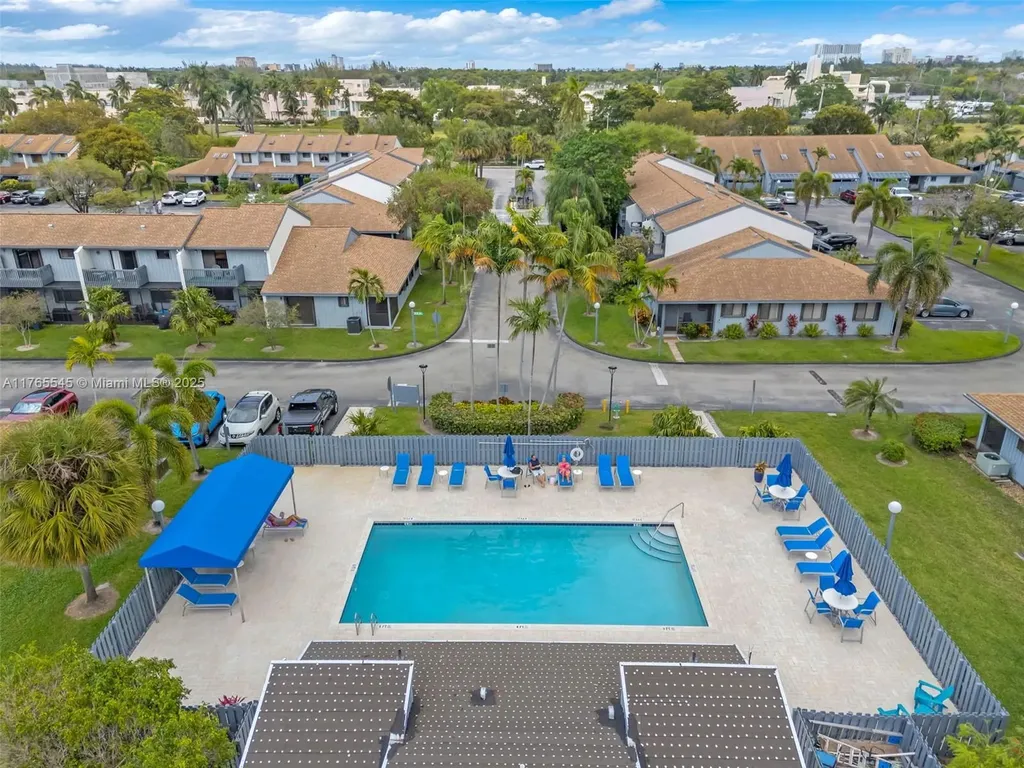 1652 N 14th Terrace Hollywood FL 33020