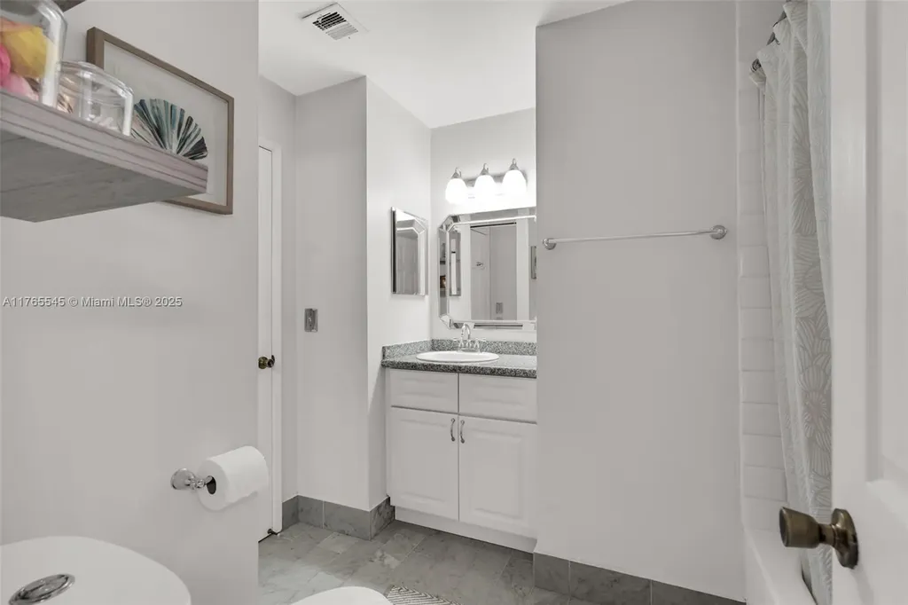 1652 N 14th Terrace Hollywood FL 33020