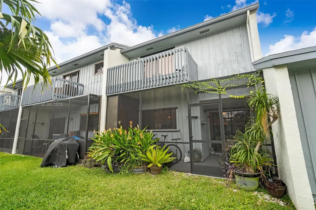 1652 N 14th Terrace Hollywood FL 33020