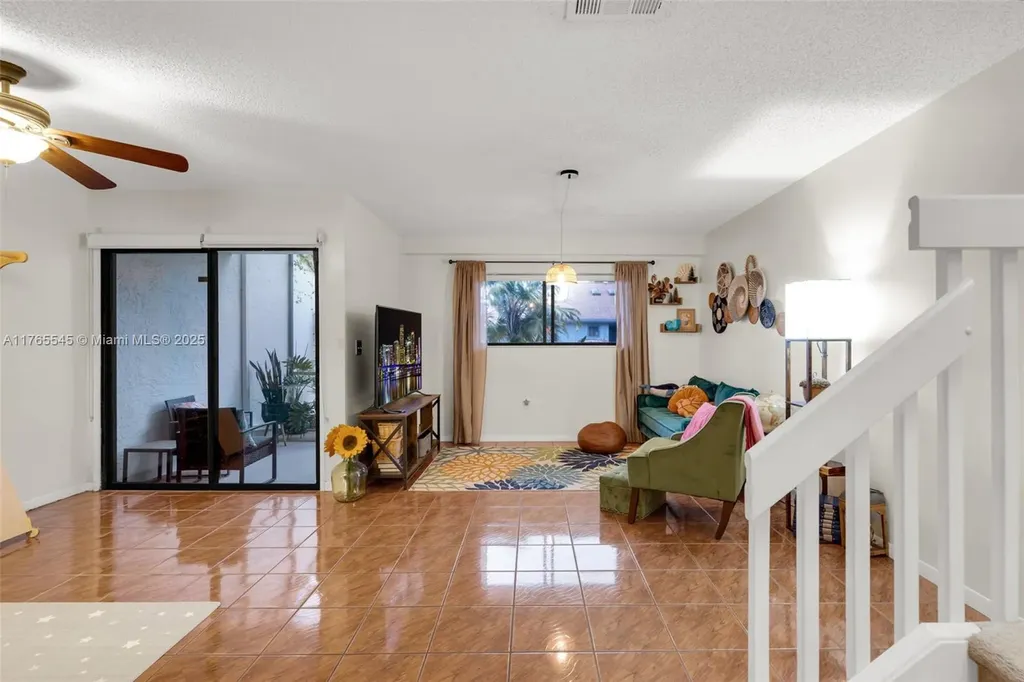 1652 N 14th Terrace Hollywood FL 33020