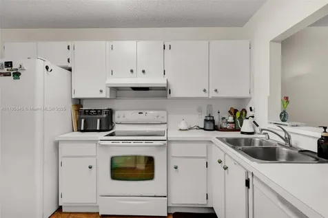 1652 N 14th Terrace Hollywood FL 33020