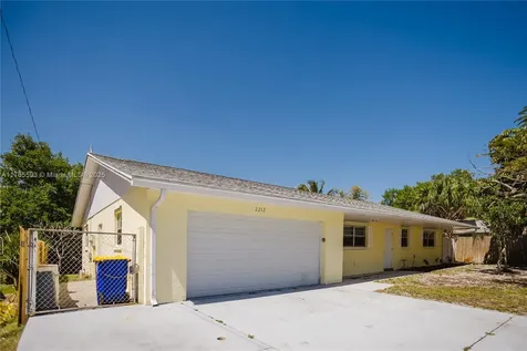 2212 NE 21st Avenue Jensen Beach FL 34957