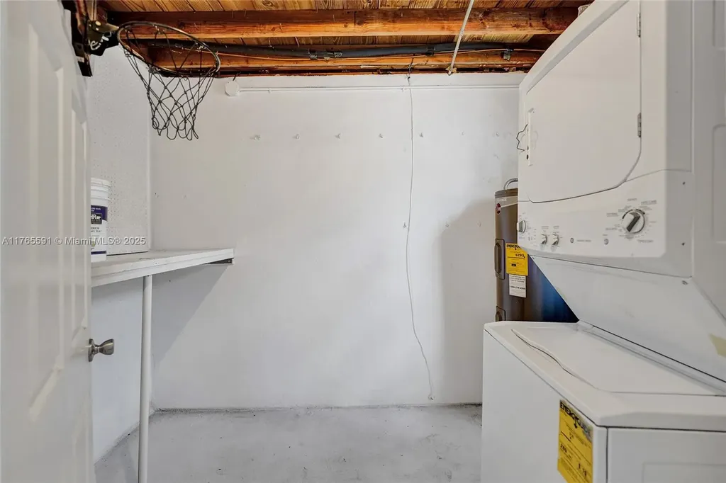 924 N 30th Road Hollywood FL 33021